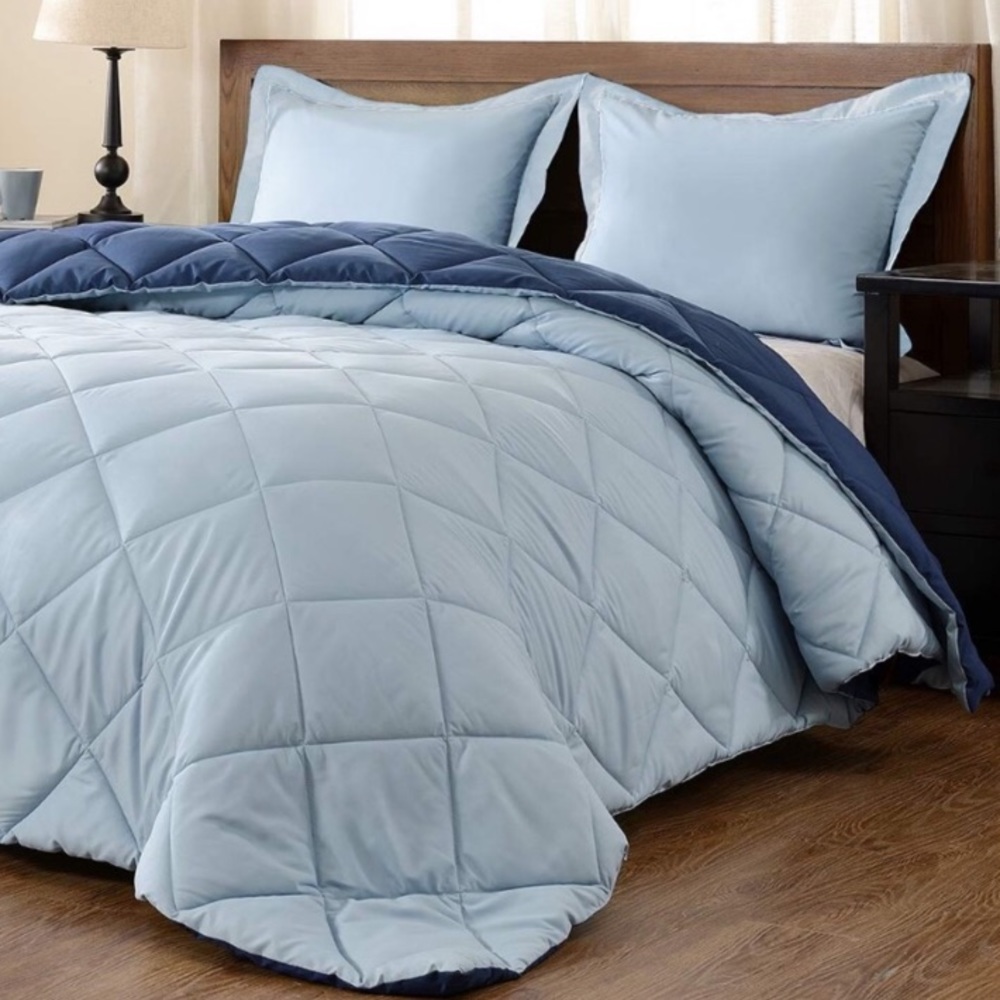 - 3 PC Set-Down Alternative Reversible Comforter - Picture 4 of 6